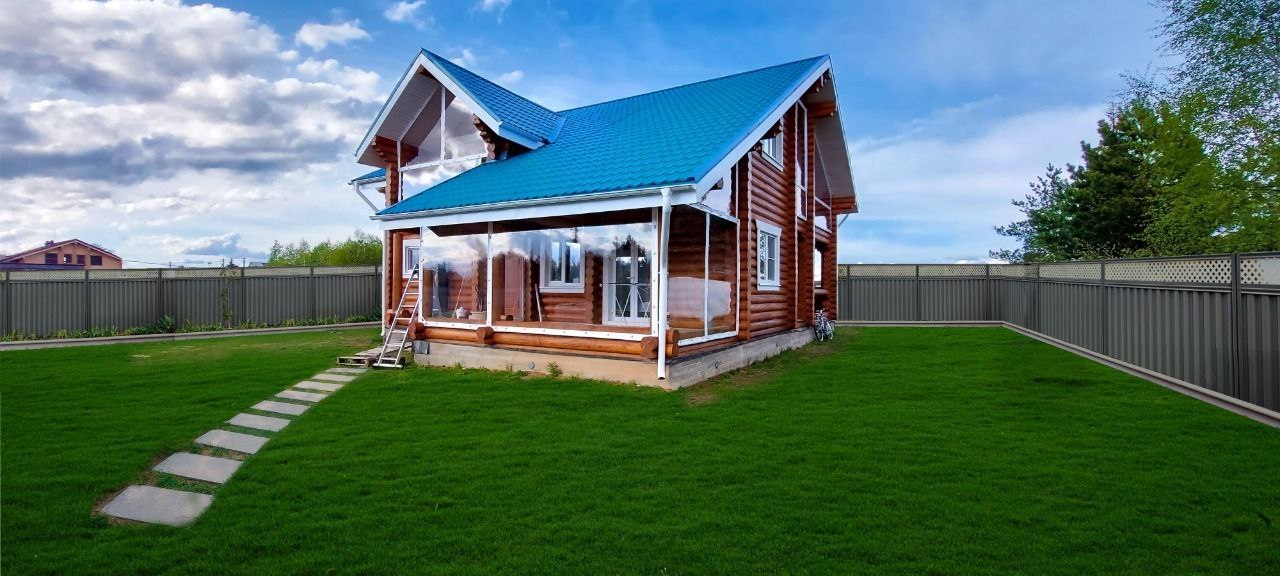 Мягкие окна на веранде загородного дома в посёлке Фряново